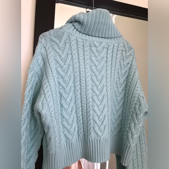 NWT Alice + Olivia Nance Wool Cableknit Turtleneck Crop Sweater Pullover XS - Picture 15 of 16